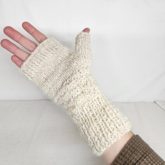 🖤 Handmade Acrylic Ivory White Cable Knit Fingerless Gloves Mittens S/M - Picture 4 of 4